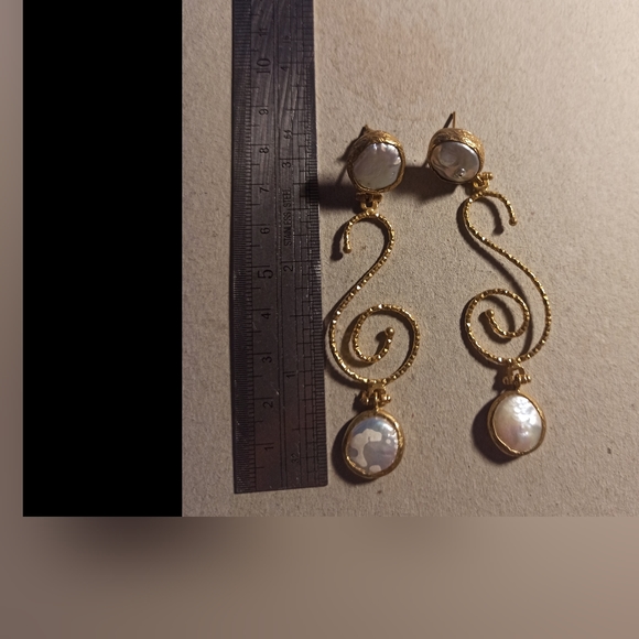 Pearl Style Earrings ✨ - Picture 4 of 4